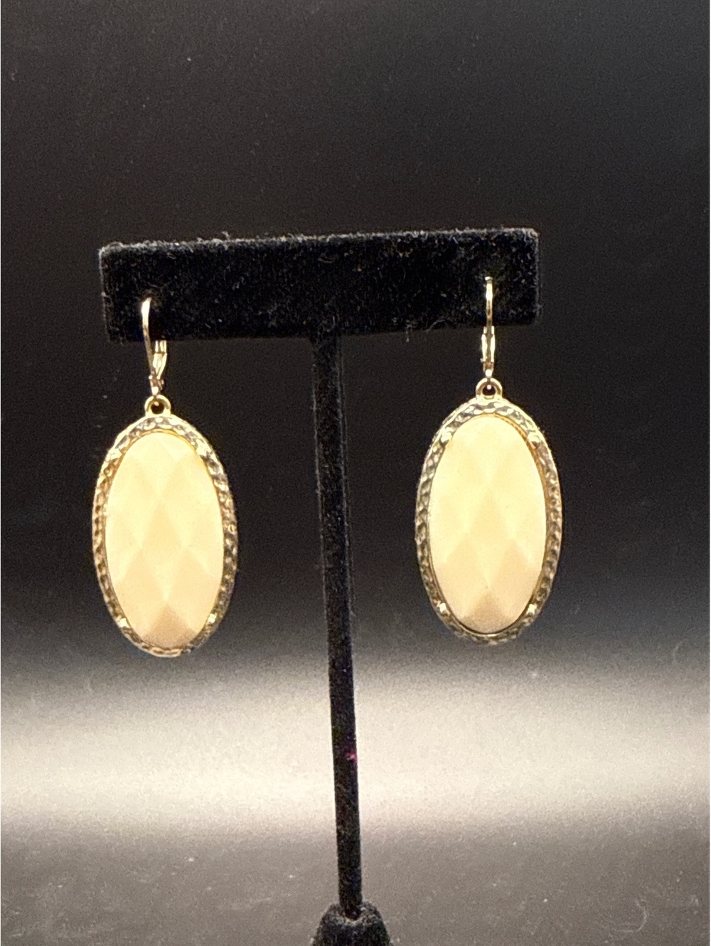 Vintage Faceted Cream Oval Drop Earrings Gold Tone Statement Dangle Pierced